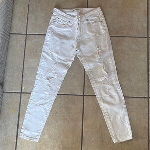 Elegant White Distressed Skinny Jeans